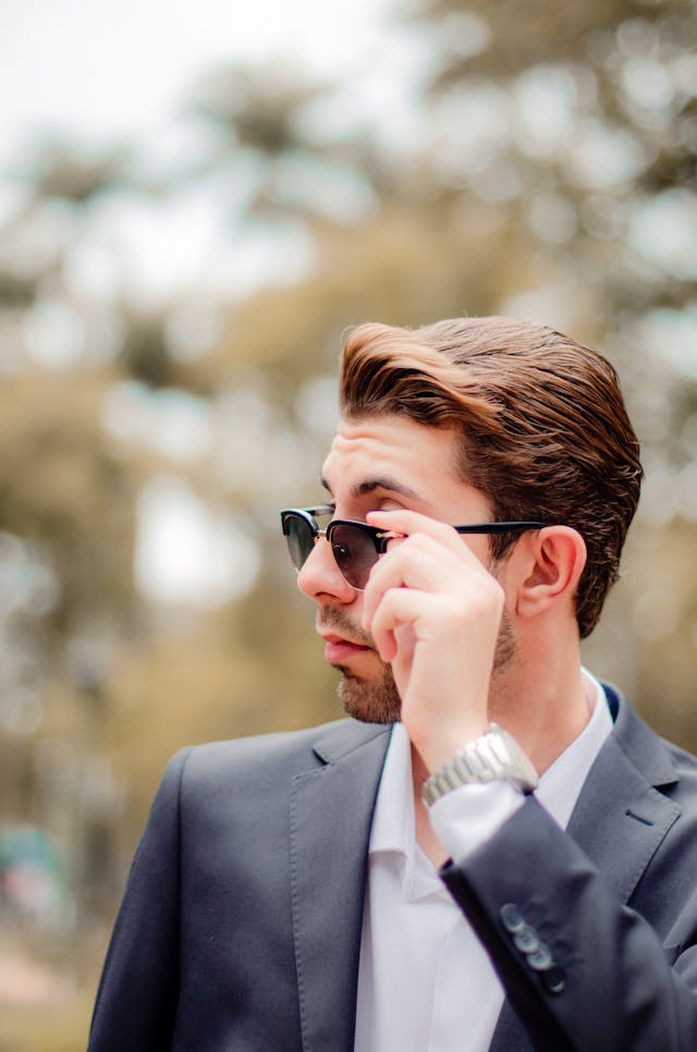 Sugar daddy die geniet van een verfijnde lifestyle in België